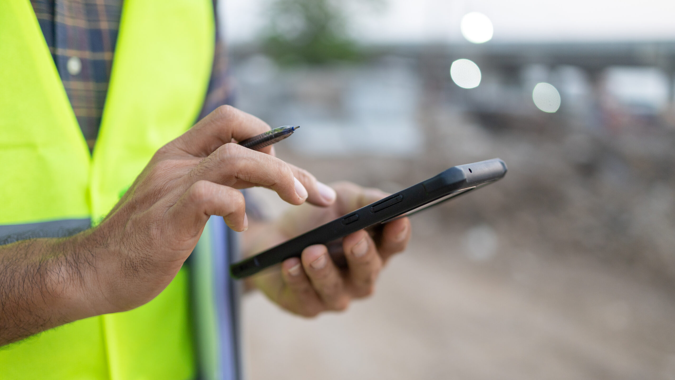A person holding a cell phone