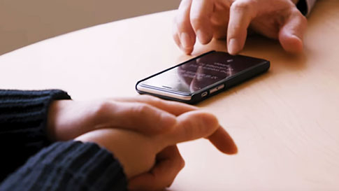 La funzione di conversazione a schermo diviso dell'app Translator in azione