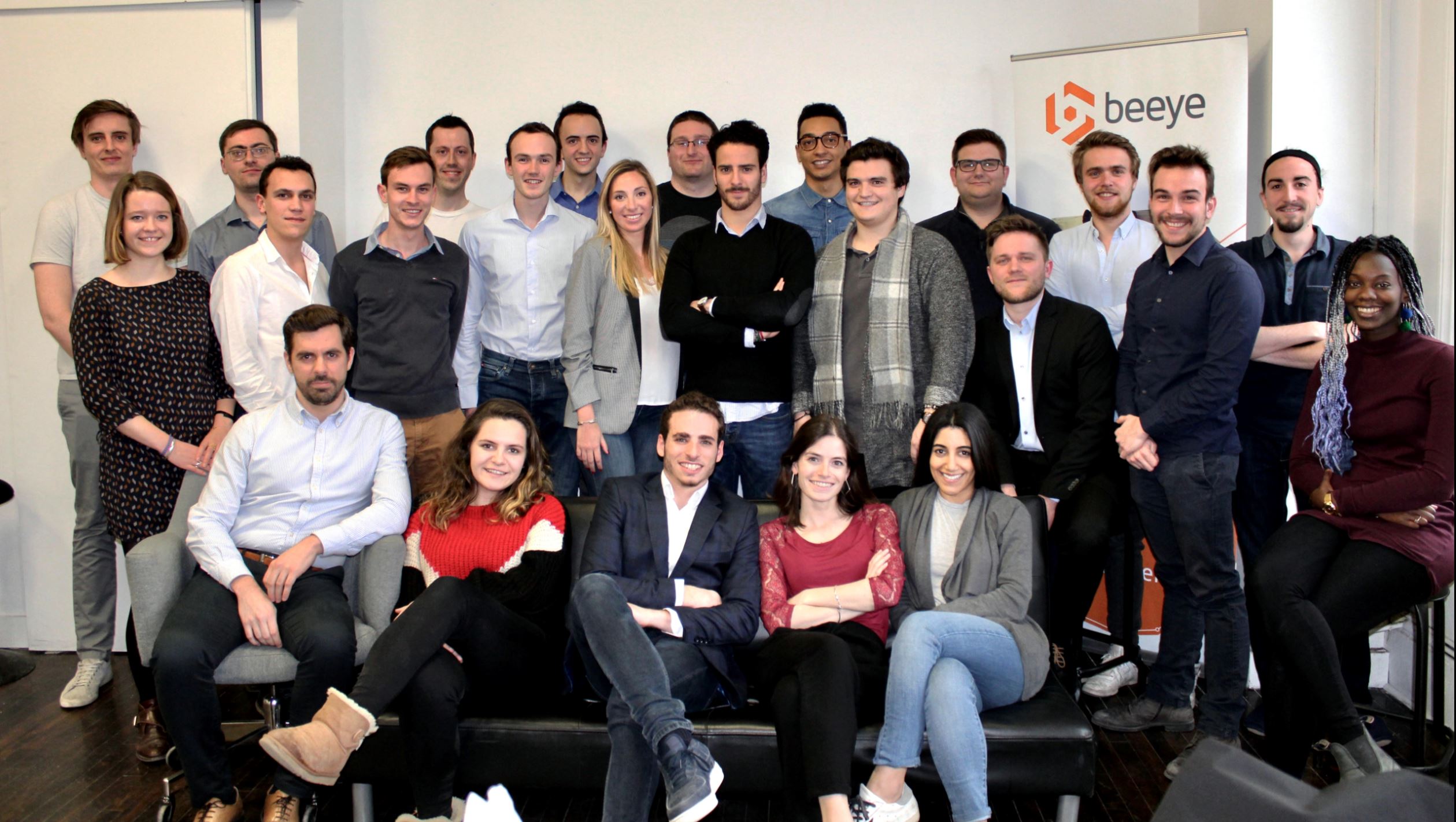Une photo de l'équipe de Beeye Analytics