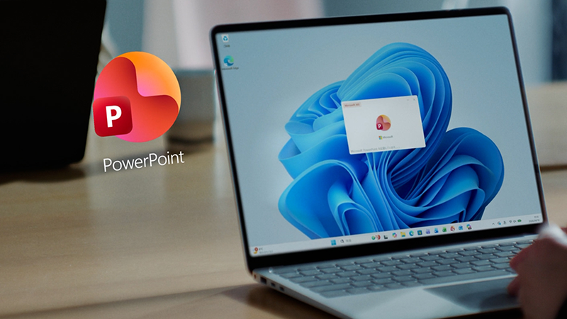 Windowsデスクトップ上でPowerPointを表示しているノートパソコン